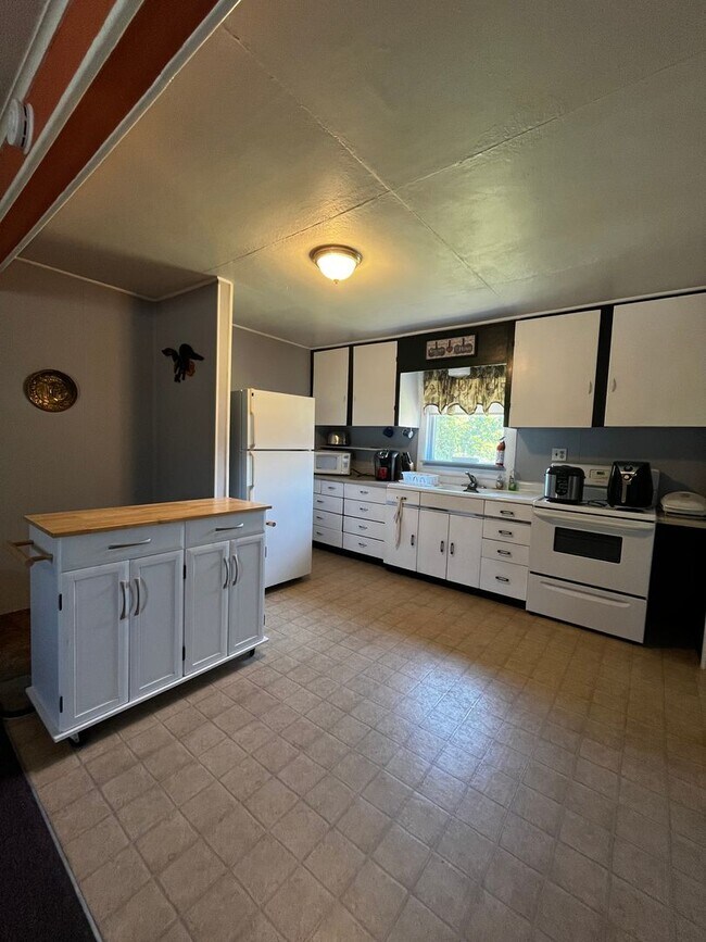 Foto del edificio - Furnished 1 bed 1 bath house located