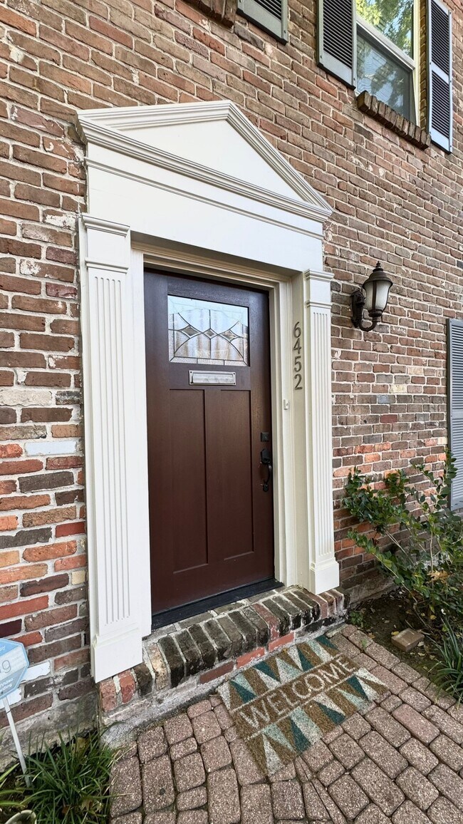 Foto del edificio - 6452 Olympia Dr