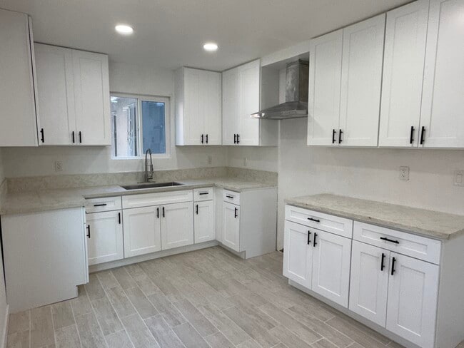 Foto del edificio - 8134 San Antonio Ave