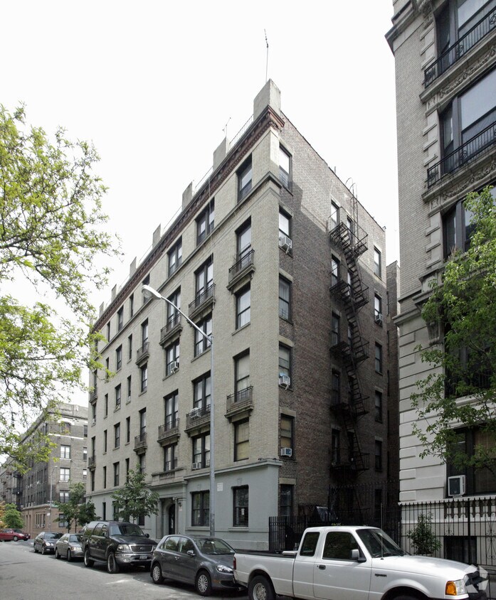 Foto del edificio - 803 W 180th St