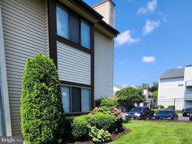 Building Photo - 502 Britton Pl