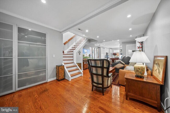 Foto del edificio - 211 F St NE