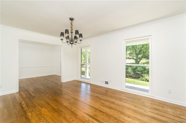 Foto del edificio - 230 Hillswick Ct NE