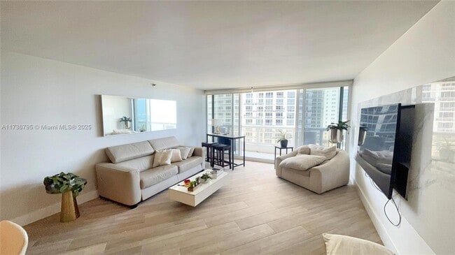 Photo - 1717 N Bayshore Dr Apartment