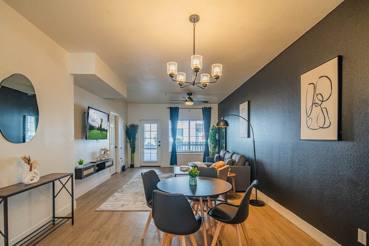 Primary Photo - 7900 E Princess Dr