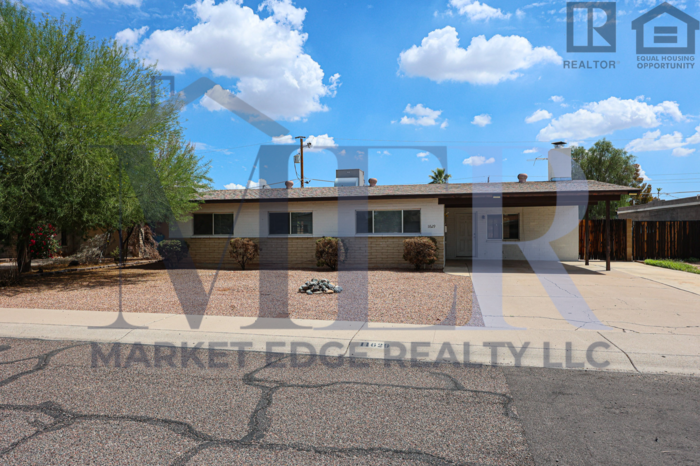 Primary Photo - 3bed/1.5bath House at 35th Ave. & Cactus! ...