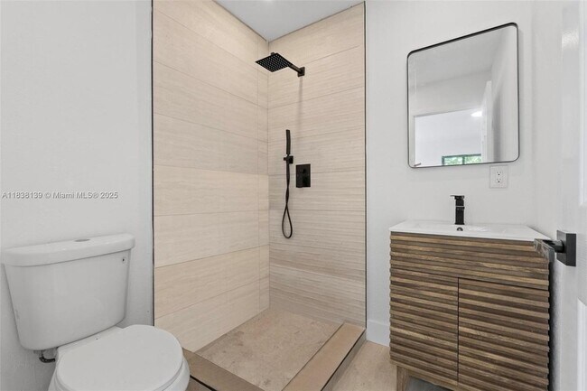 Foto del edificio - 2442 SW 3rd St