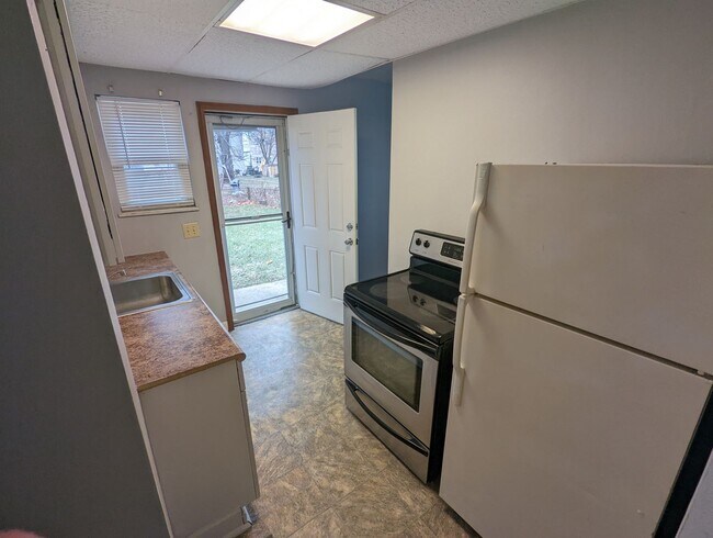 Foto del edificio - 4052-4054-4054 Halsey Pl
