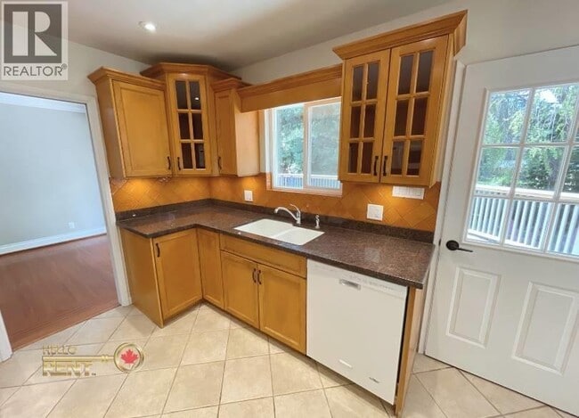 Building Photo - 2520 Derbyshire Way