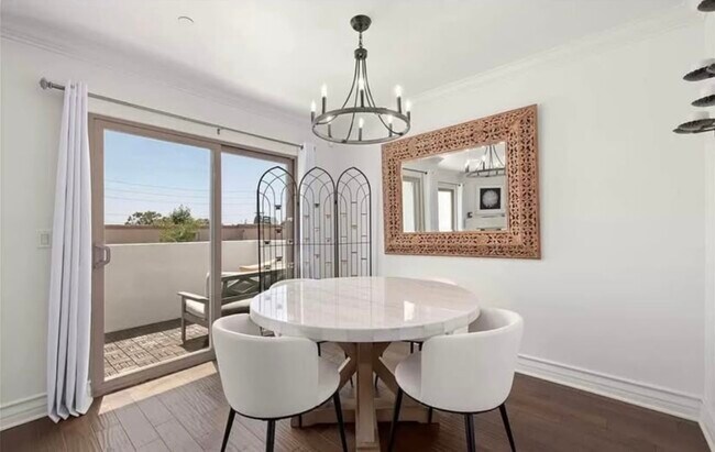 Foto del edificio - 1621 Barry Ave
