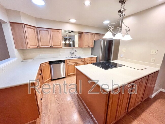 Building Photo - 2661 Hoover Ct
