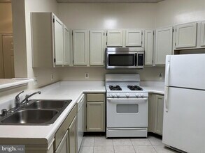 Building Photo - 4447 Fair Stone Dr