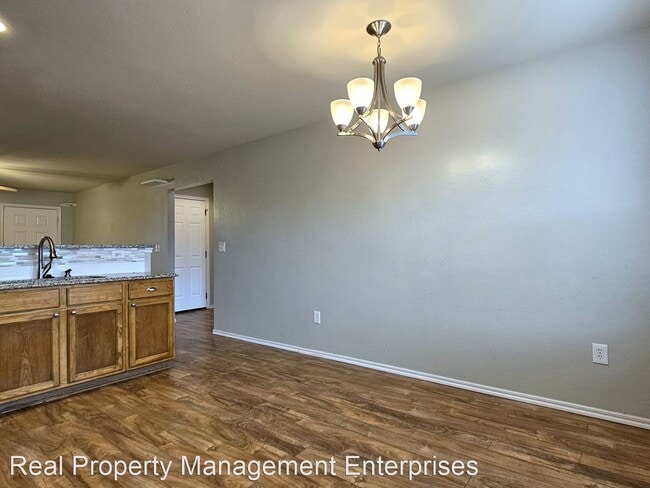 Building Photo - 3 br, 2 bath House - 4800 SE 78th St