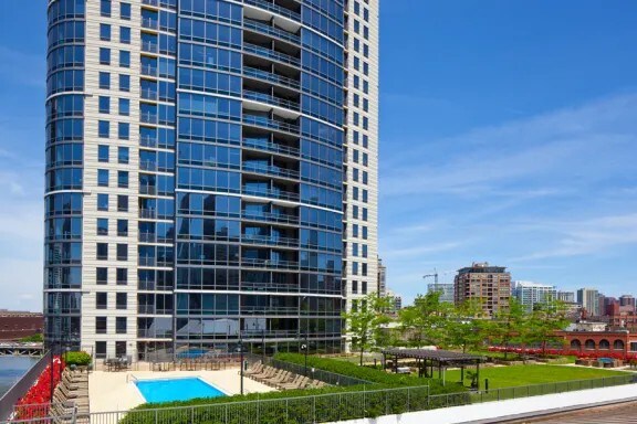 Building Photo - 333 W Hubbard St