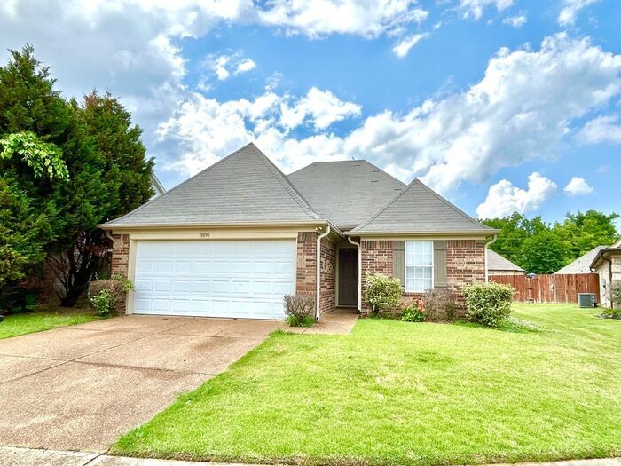 Foto principal - Spacious 3 Bedroom Home In Cordova