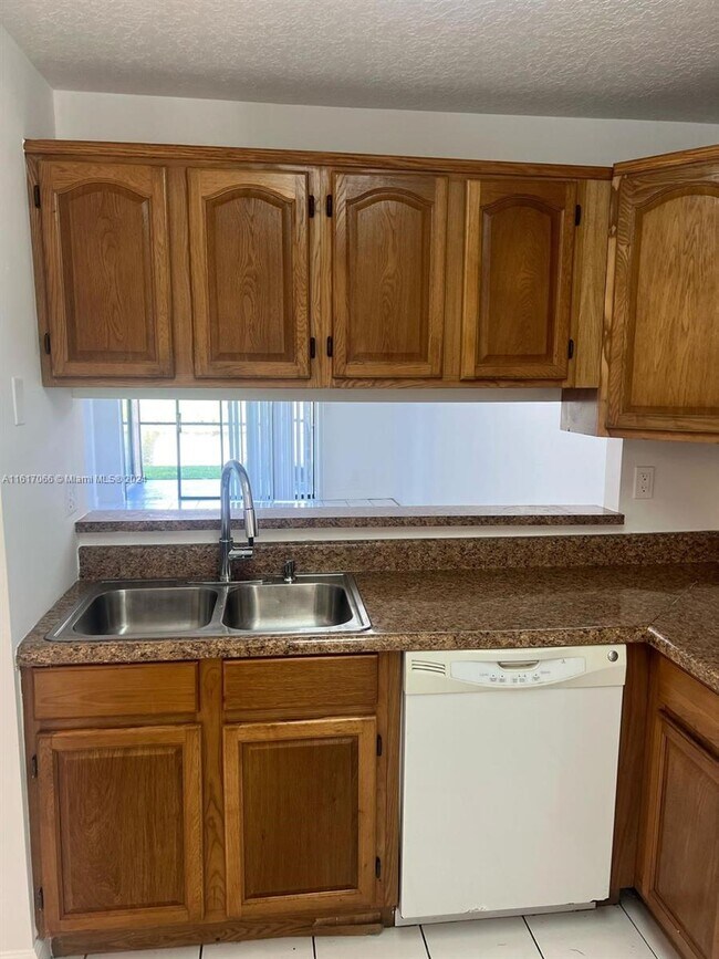 Foto del edificio - 3399 Foxcroft Rd