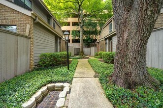 Building Photo - 2601 Augusta Dr