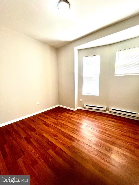 Foto del edificio - 7106 Devon St