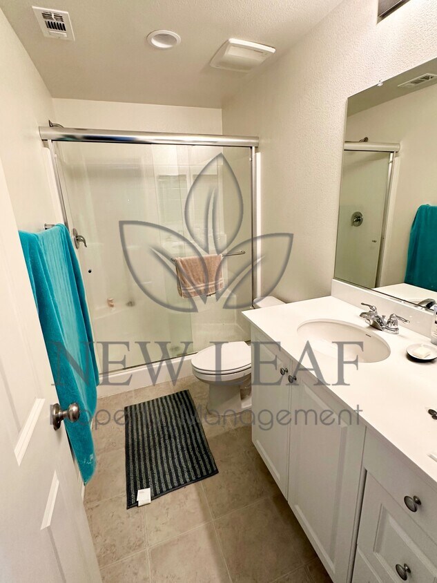 Foto del edificio - 13328 Hyacinth Ct