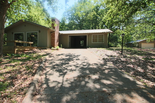 Foto del edificio - Charming home on Brooks Lake!