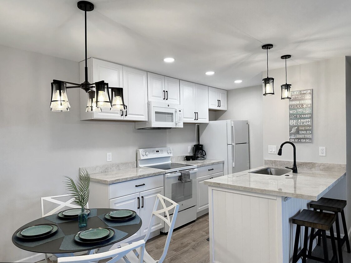 Foto principal - Fully Furnished Two Bedroom / Two Bath Wai...