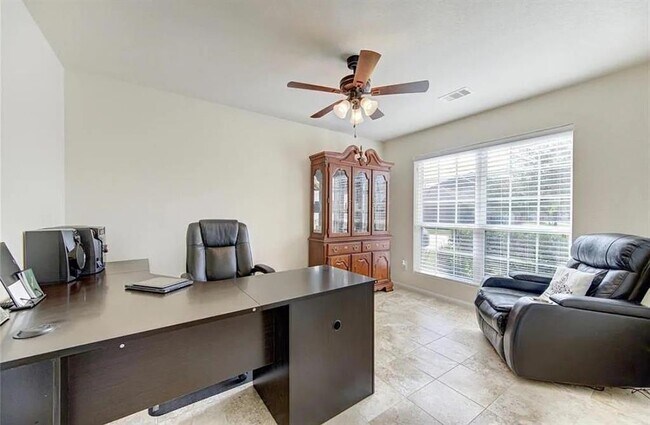 Foto del edificio - 3310 Cabin Wood Way
