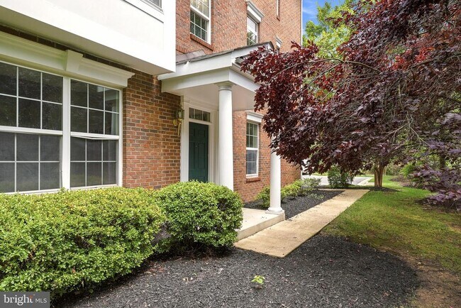 Building Photo - 20423 Trails End Terrace