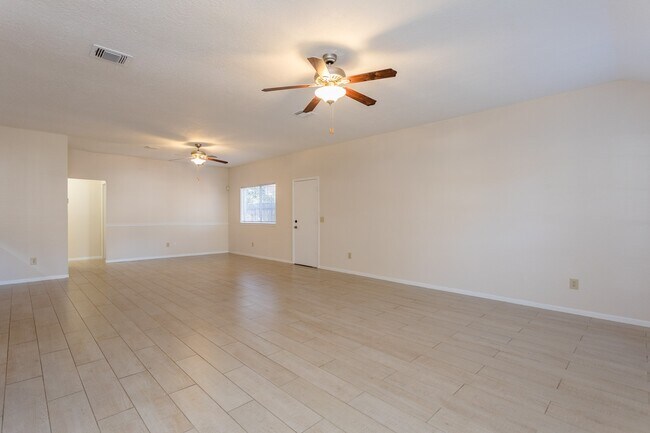 Foto del edificio - 9206 Towerstone Dr