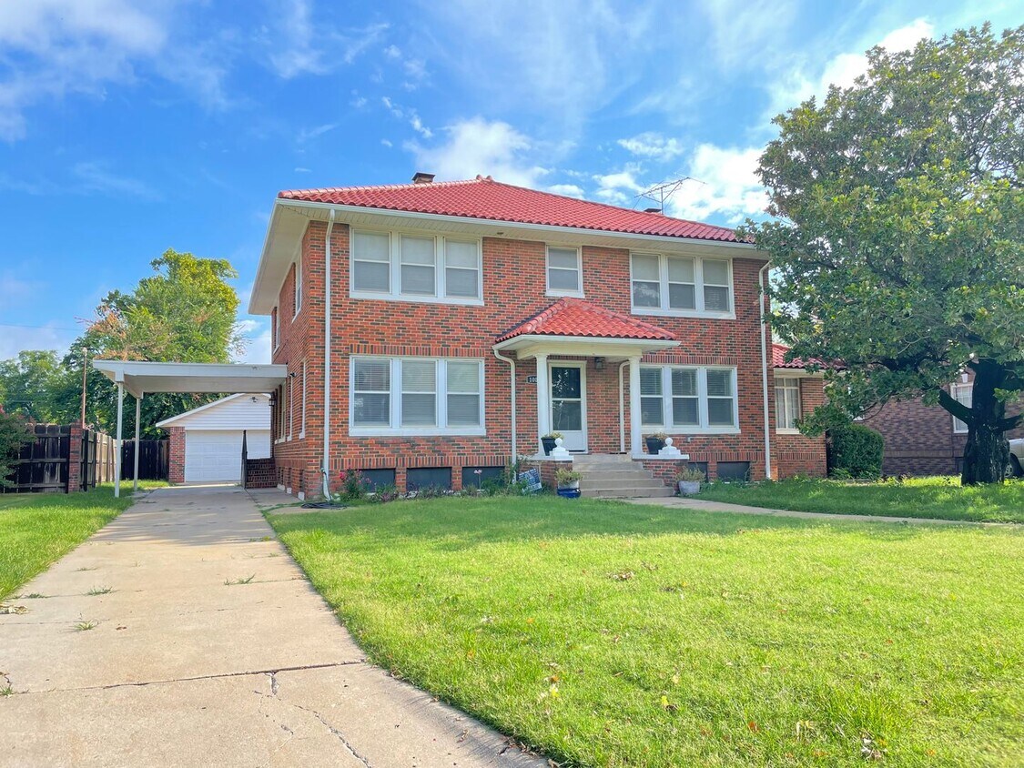 1008 W Wabash Ave, Enid, OK 73703 House Rental in Enid, OK