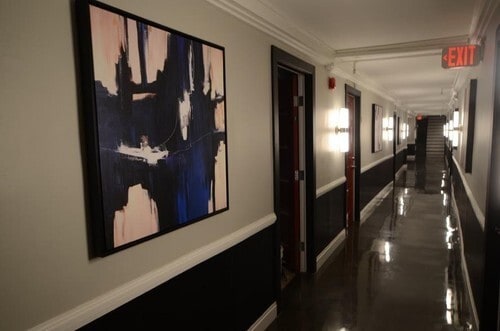 Interior Photo - Chateau Hollywood
