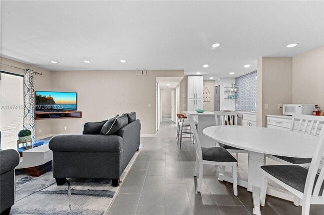 Building Photo - 812 Sky Pine Way