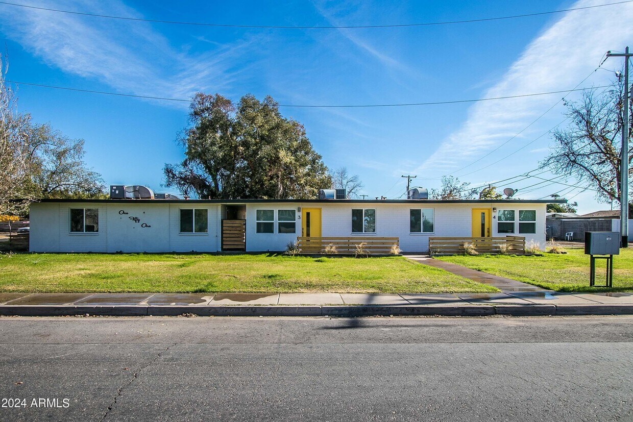 Foto principal - 151 N Elm St