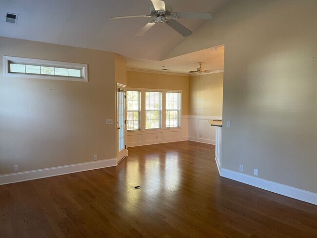 Foto del edificio - 3 Bedroom 2 Bathroom with a  Bonus Room  House in Winding River Plantation