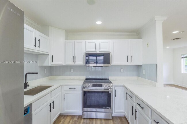 Building Photo - 30 NW 159th St