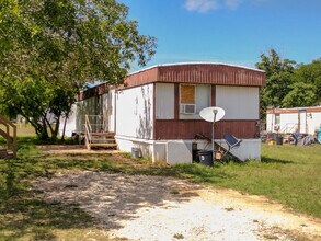 Building Photo - 115 Private Rd 3376G