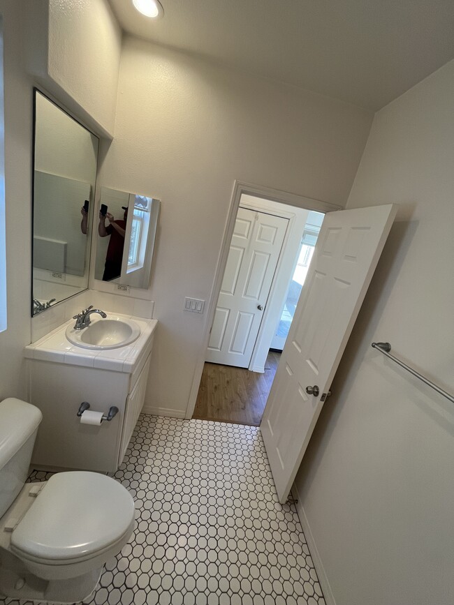 Building Photo - 678 Nile River Dr