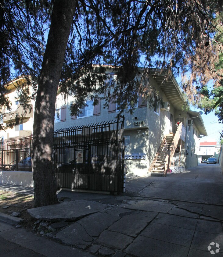 Foto del edificio - 5419 Harold Way