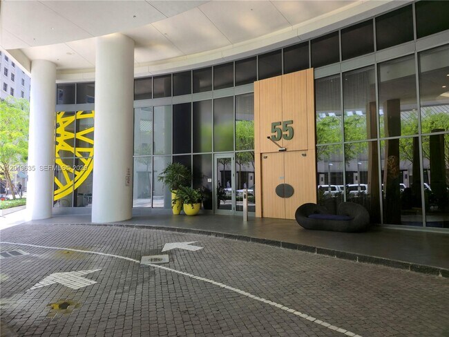 Foto del edificio - 55 SW 9th St