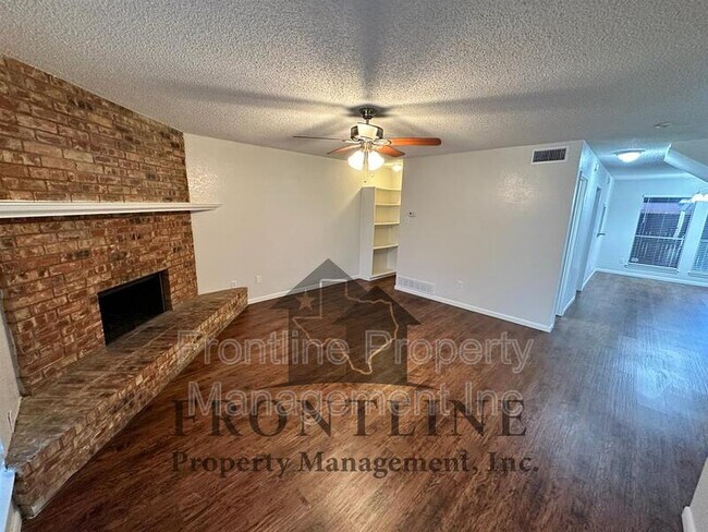 Building Photo - 1305 Lovell Dr