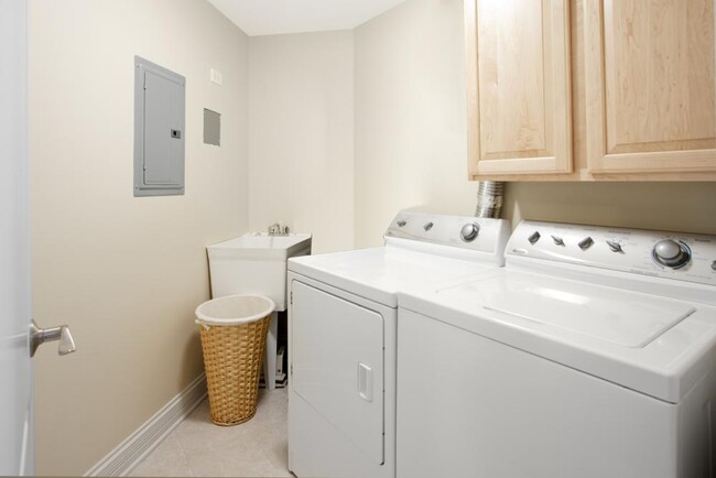 Foto del edificio - 2 bedroom in Barrington IL 60010