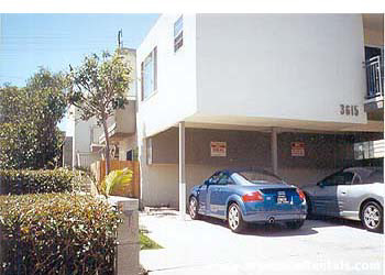 Building Photo - 3615 Greenfield Ave