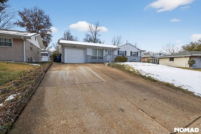 Building Photo - 1550 Moellering Dr