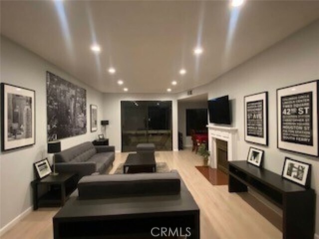 Foto del edificio - 4430 Noble Ave