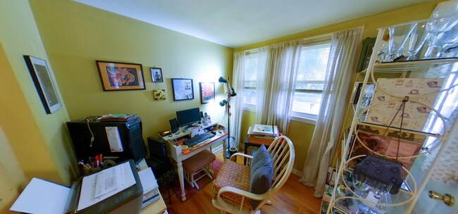 Foto del edificio - 3D Tour Available - Close to City Park + Garage Parking + Washer & Dryer! Available August 5th!