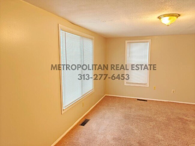 Photo - 34639 Brush St House