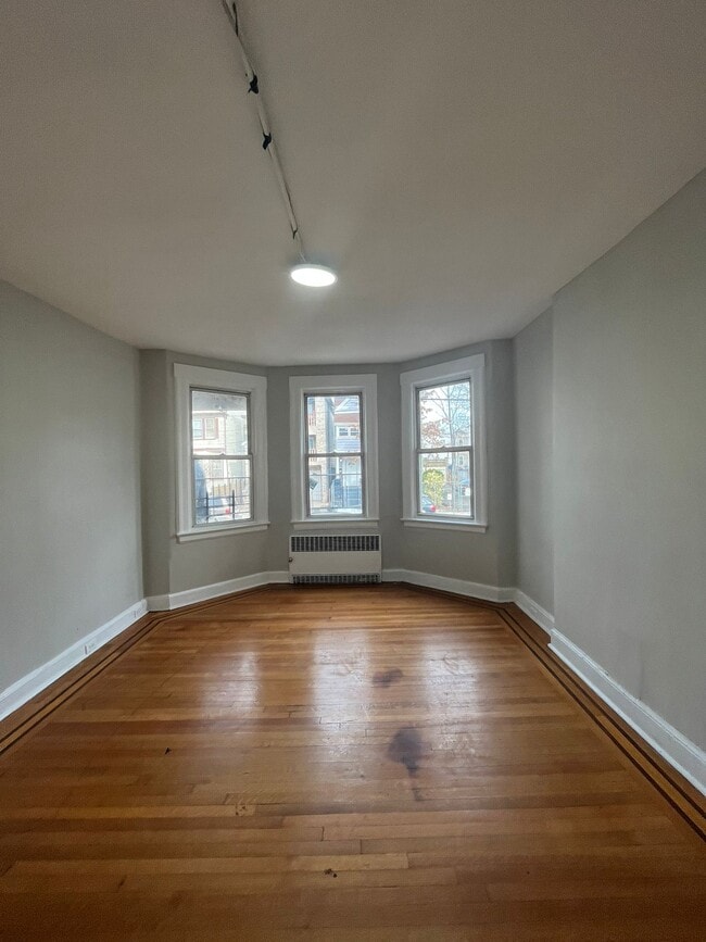 Building Photo - 127 Bidwell Ave