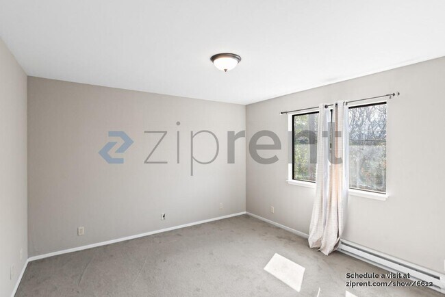 Foto del edificio - 271 Hayes Ave