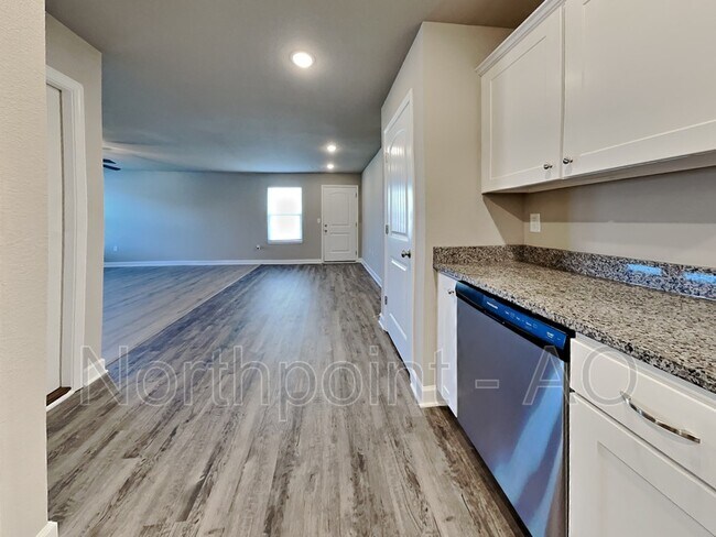 Foto del edificio - 215 SW Sunflower St