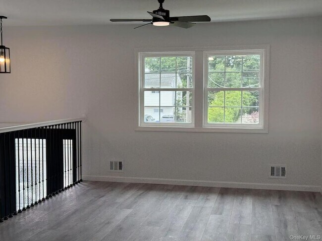 Foto del edificio - 495 Hawkins Rd