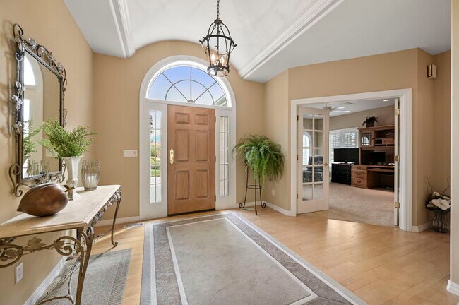 Foto del edificio - 3749 Hill Cir